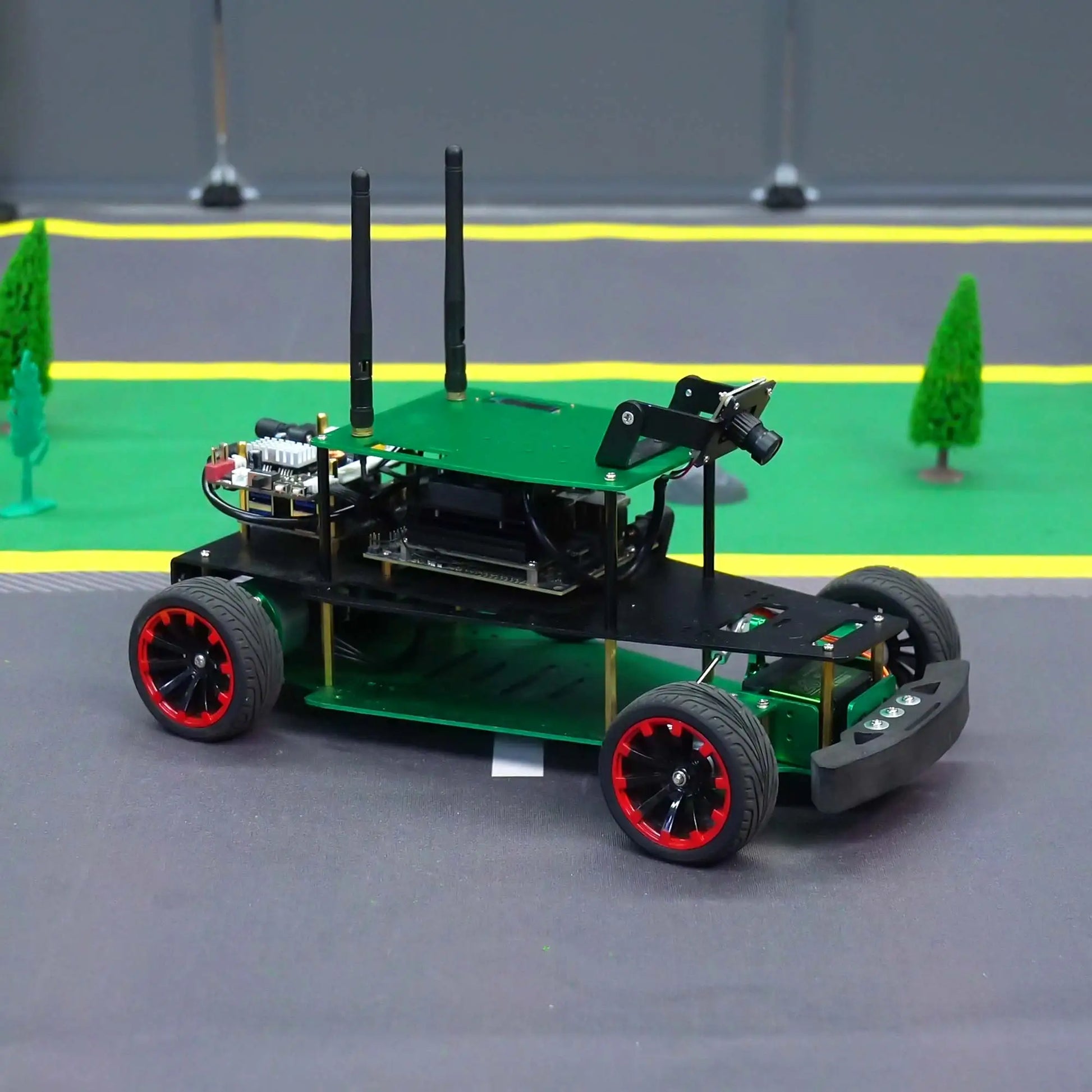 ROS-Enabled Ackermann Steering Robot with AI Model Training & Vision Recognition - Kidz Garage